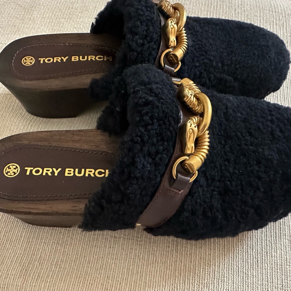 Tory Burch Jessa Shearling Clog in Navy